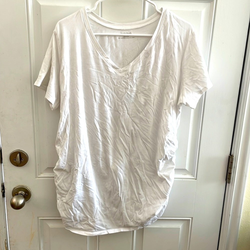 Seersucker side short sleeve V neck maternity top